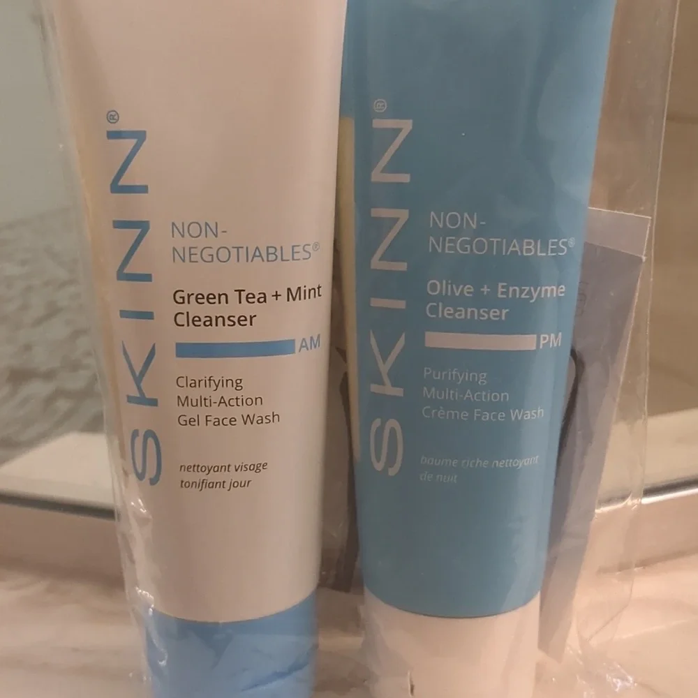 A.M. And P.M. Cleanser For Your Face - Picture 2 of 4